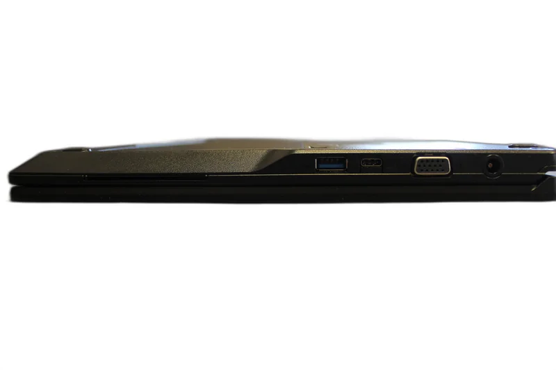 Boční porty notebooku Fujitsu Lifebook